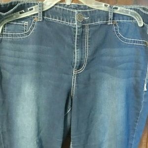 Maurices jeans